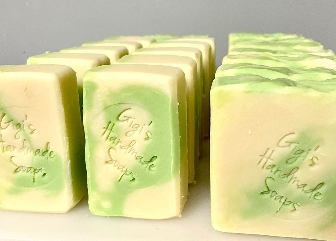 Peppermint & Menthol Soap – Cool, Refreshing, and Invigorating